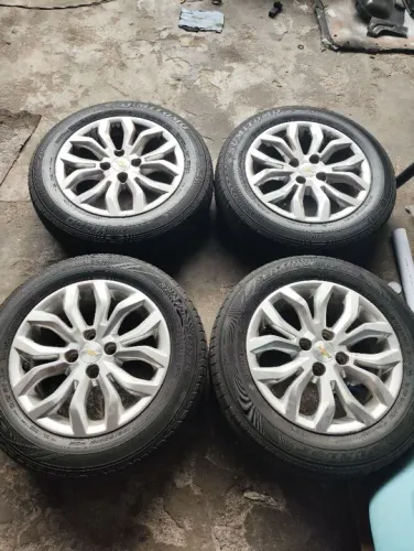 Rodas aro 15 Onix Prisma Cobalt Spin 