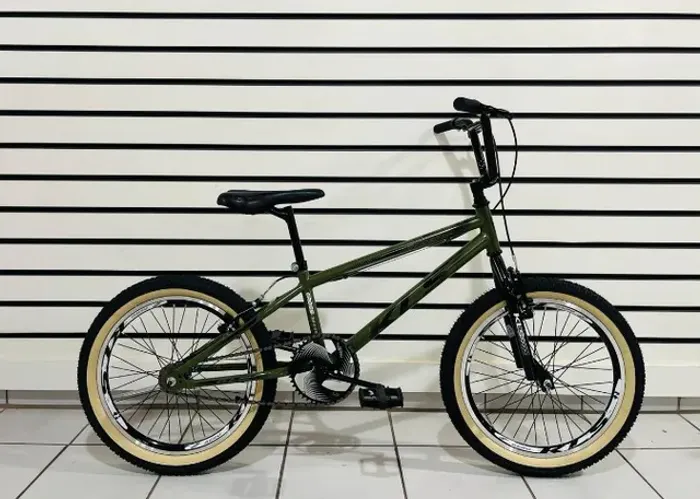Bicicleta Infantil Aro 20 Freestyle Extreme Freio V-Brake Sem Marchas / Bmx - Cores
