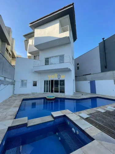 Casa luxuosa em condomínio fechado em Parque dos Lagos - Mogi das Cruzes, com 300m² de áre