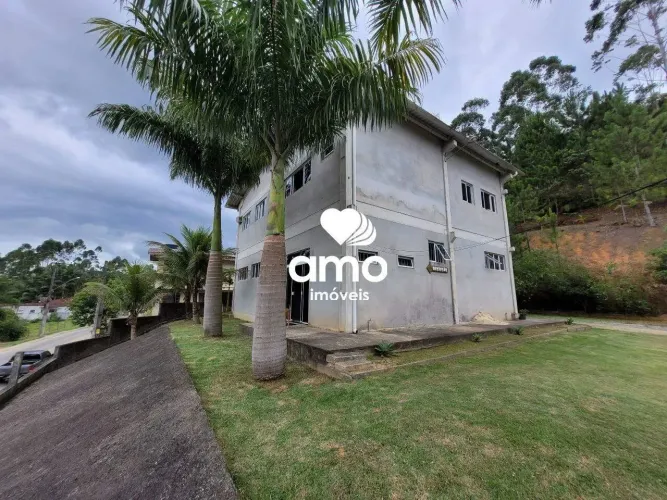 Galpão para alugar no bairro Limeira em Brusque