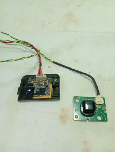 Botão On/Off e Censor CR Tv Aoc 32S5195/78G