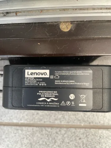 Fonte carregador de notebook Lenovo