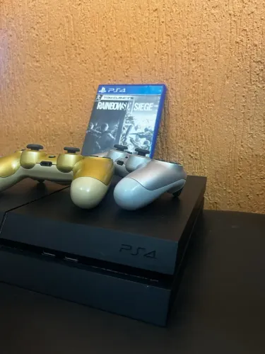PS4 com 2 Controles + Jogos