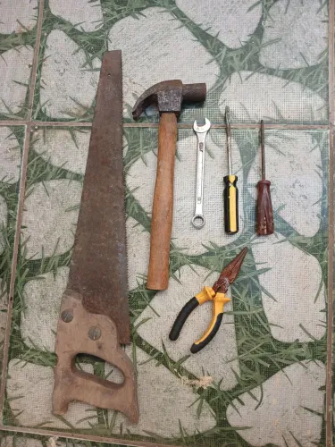 Conjunto de ferramentas para construção Martelo Chave de fenda alicate 