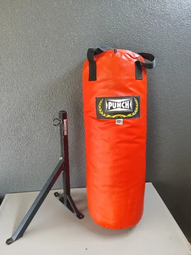 Saco De Pancada Punch 90cm com enchimento e Suporte Reforçado de parede