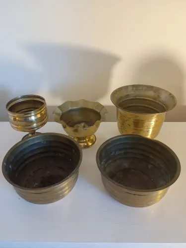 Conjunto de Cachepôs/ Cachepots de latão 