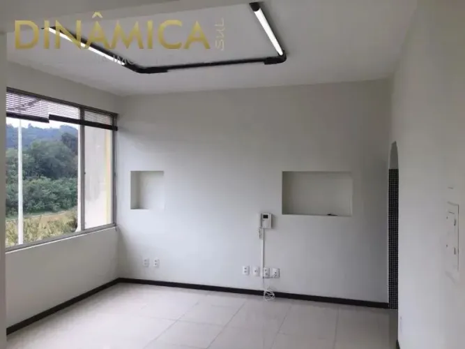 Sala comercial no centro de Blumenau