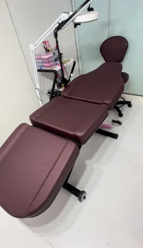 Vendo Maca Automática com Mocho para Estética/Tatoo