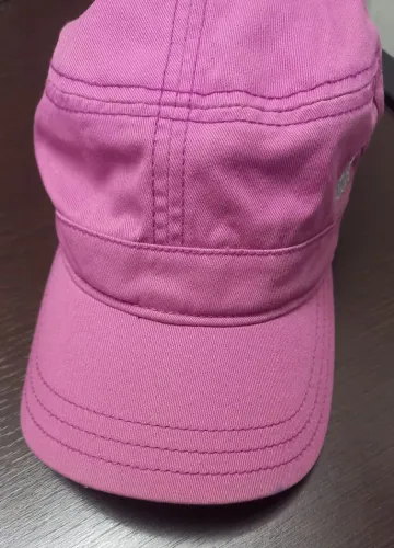 Boné rosa feminino