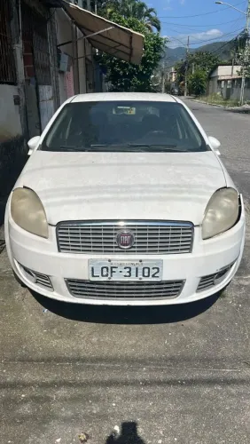 Fiat Linea Essence 1.8 Flex 16V 4P 2013