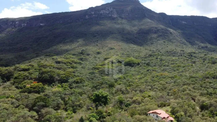 Oportunidade! Área de 50.000m² escriturada no Vale do Capão  Localização Privilegiada ao L