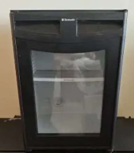 ADEGA FRIFOBAR 40L DOMETIC ALTO PADRAO