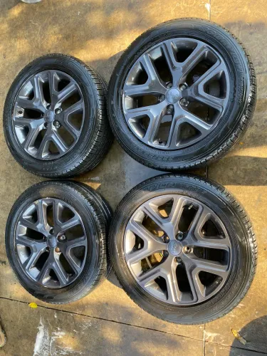 Rodas aro 18 Jeep Compass ,renegade e Fiat toro + pirelli 