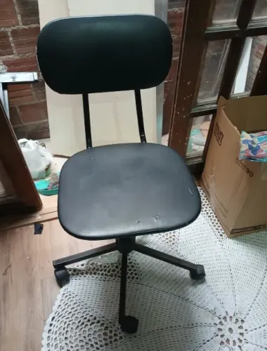 Cadeira de Escritório Giratória com Rodinhas