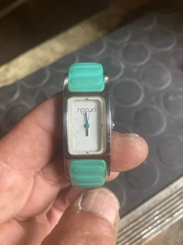 Relogio Ripcurl original para surf resitdnte a 100 m 200 reais