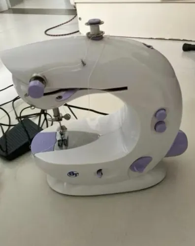 Mini Máquina Costura Portátil Elétrica