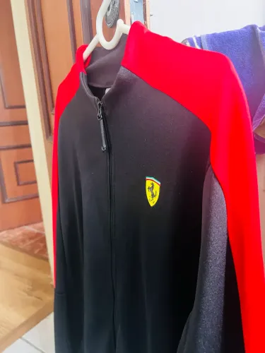 Jaqueta scuderia Ferrari oficial linda