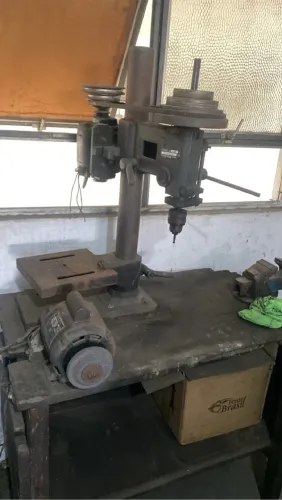 Furadeira Helmo 16mm e esmeril de bancada , morsa bancada