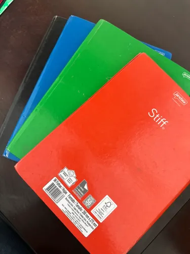 4 cadernos semi novos