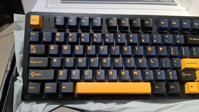 Teclado AULA F75