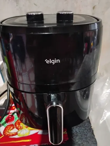 Fritadeira Air fryer Elgin.