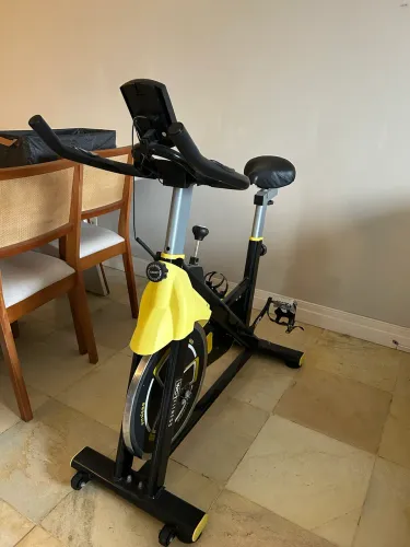 Bicicleta ergonômica/spinning WCT fitness