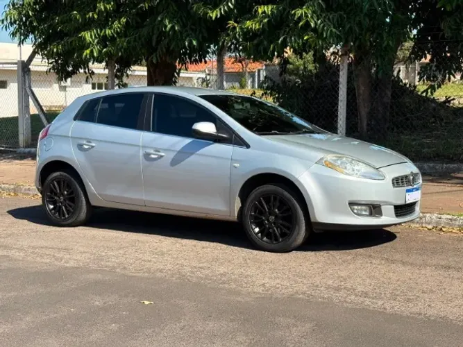 Fiat Bravo Essence 1.8 Flex 16V 5P 2012
