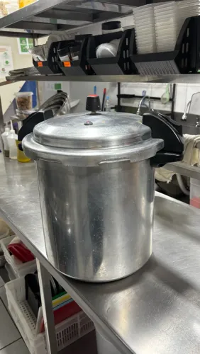 Panela de pressão 24 Litros
