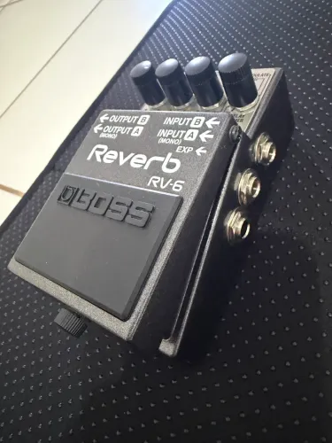 Pedal Reverb Boss RV-6
