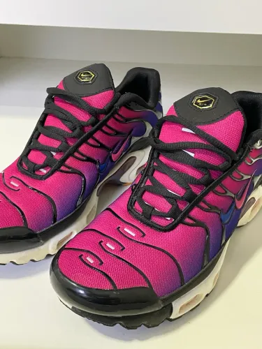 Vendo TN com marcas de uso