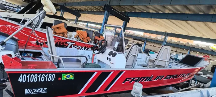 Ótimo barco pra quem quer conforto