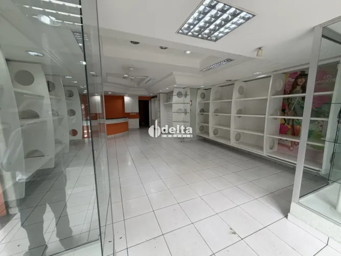 Loja disponível para locação no bairro Martins em Uberlândia-MG.