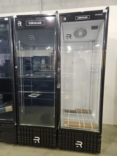 cervejeira 570L interno preto/branco