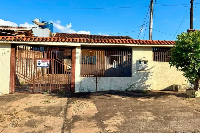 Imóvel à venda no bairro JARDIM CLODOALDO com 2 Casas.