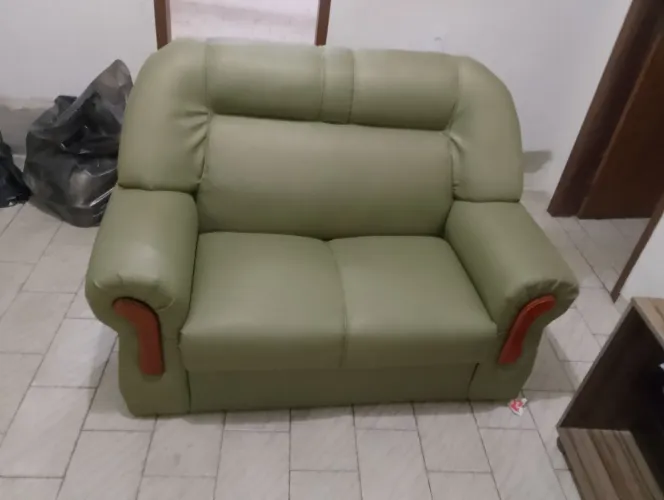 Sofá de 2 lugares Corine Verde claro perfeito estado