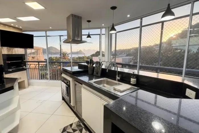 Cobertura duplex à venda, 3 quartos, 2 suítes e lazer privativo em São Francisco