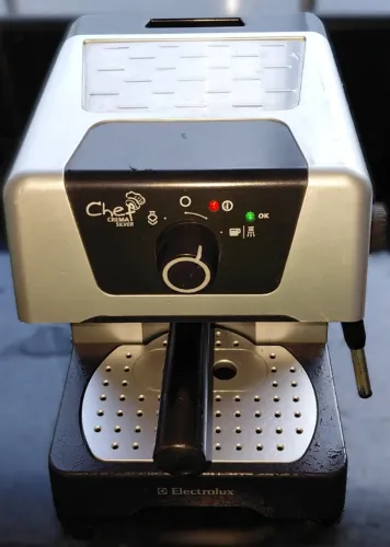 Cafeteira Espresso Electrolux Chef Crema Silver - Bom estado