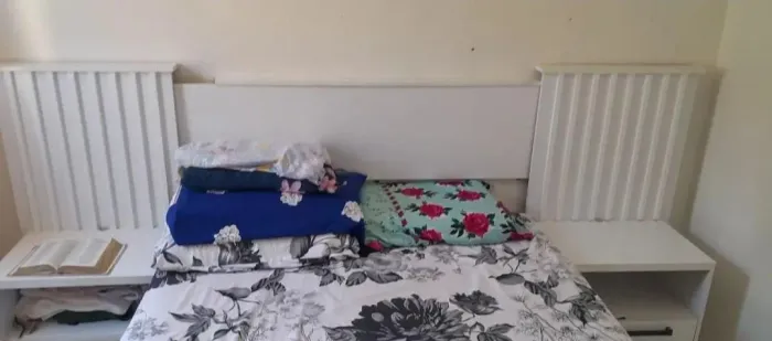 Cabeceira de cama com ajuste de tamanho
