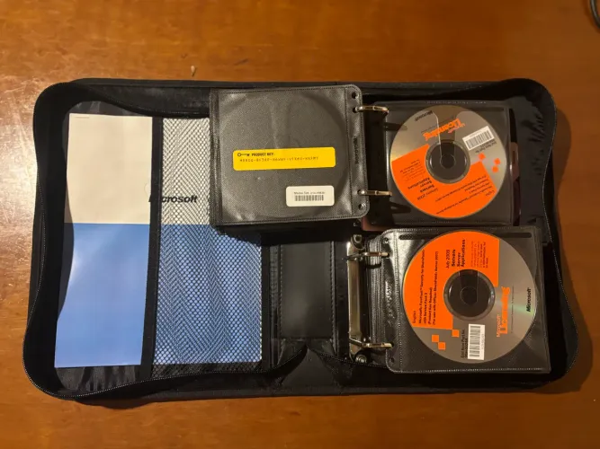 Case oficial Microsoft Com CDs de programas e instalações de vários Anos TUDO OFICIAL