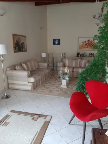 Casa Condomínio em São José dos Campos