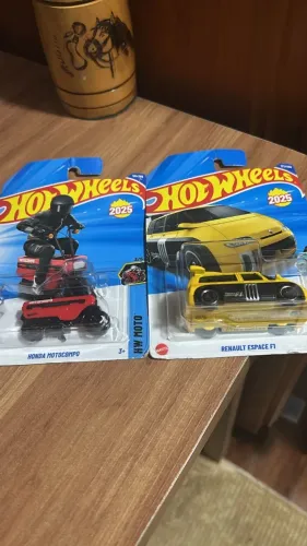 Carrinho Hot Wheels Honda Motocompo e Renault Espace F1