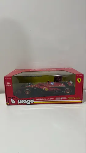 Formula 1 Ferrari Carlos Sainz 1:18 Burago Vermelho