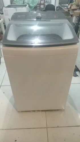 Máquina de lavar Brastemp 12kg com 3 meses de garantia funcionando perfeitamente.