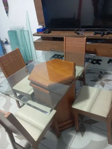 Mesa de jantar 1.02x70 bisotado nas bordas