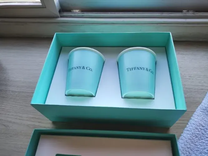 conjunto de dois copos de café em porcelana tiffany & co ORIGINAIS, tiffany casa