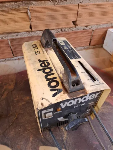 Maquina de solda vonder ts 150 em ótimo estado de funcionamento
