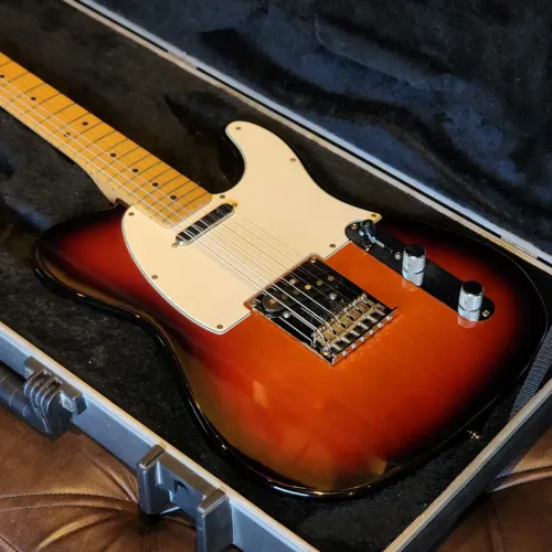 Guitarra Fender Telecaster American Standard (Caps Custom Shop e Case)