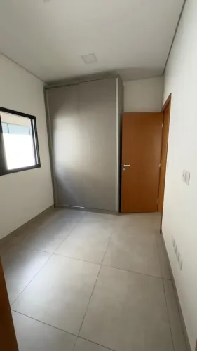 Imóvel para aluguel possui 300 metros quadrados com 3 quartos