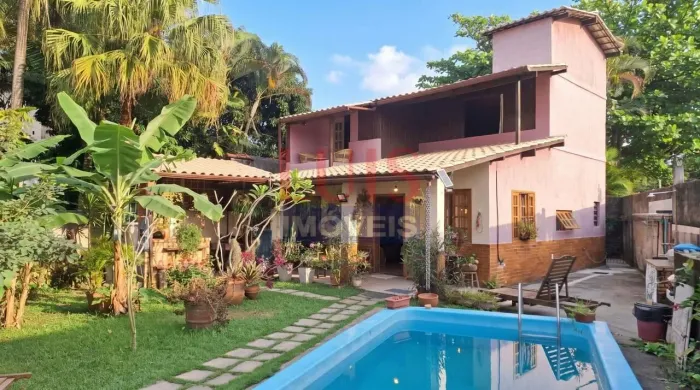 Casa com 3 dormitórios à venda, 130 m² por R$ 490.000,00 - Itaipu - Niterói/RJ