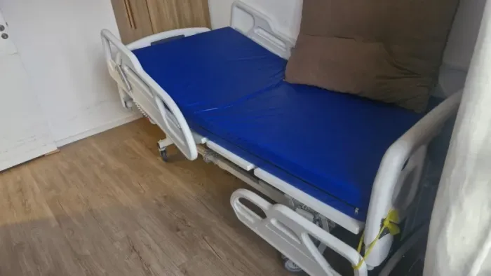 Cama Hospitalar Elétrica - Com controle